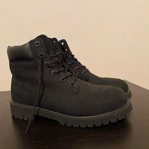 Black Timberlands (youth 5.5) WOMENS 7